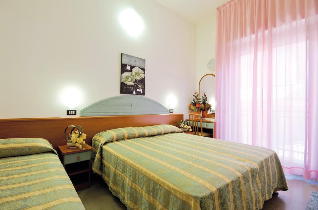Hotel Pineta Bellaria-Igea Marina Pokoj fotografie